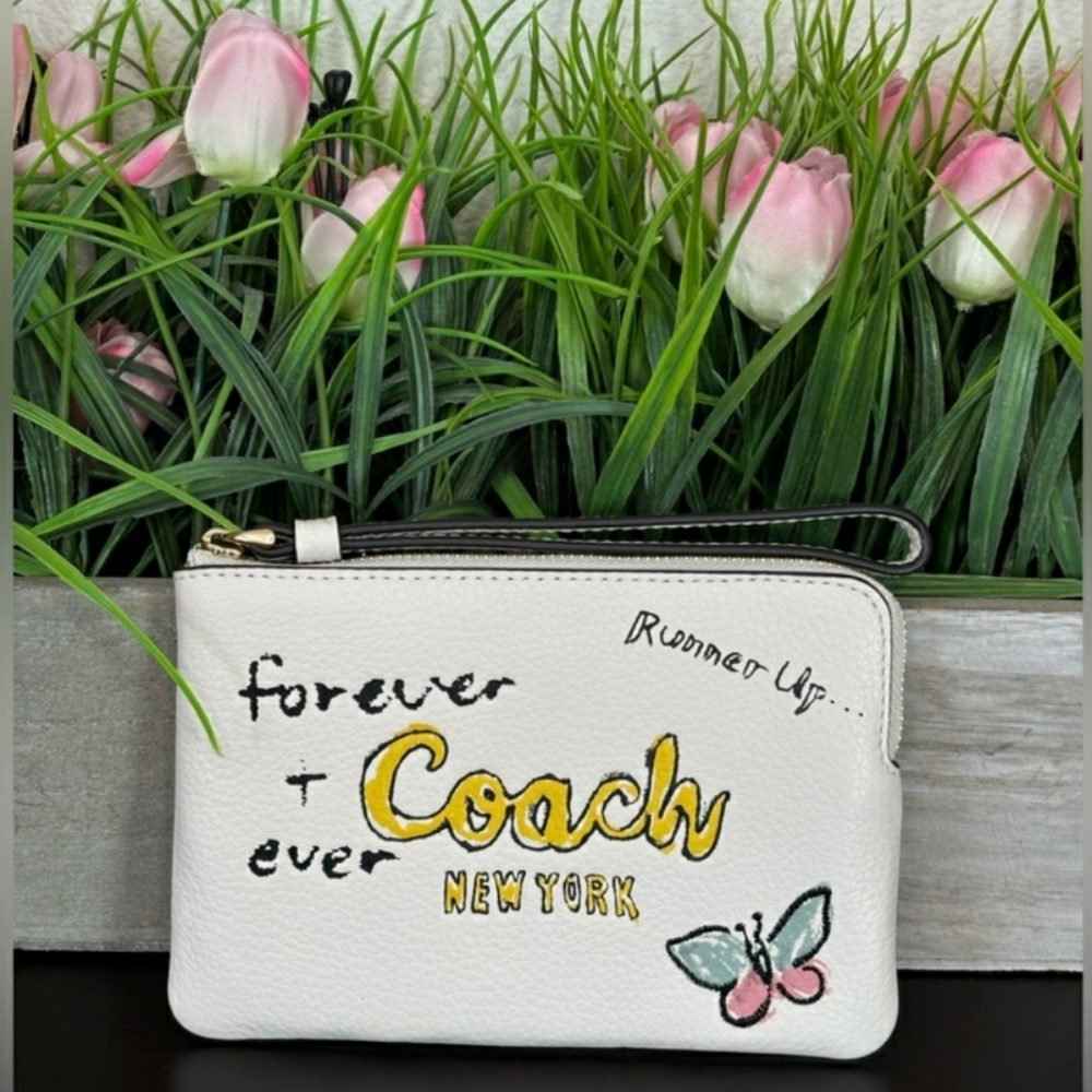 Coach White Wristlet with Graphic Design - Picture 3 of 8